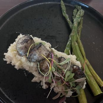 Benny's Coastal Kitchen - Seared Scallops with lemon risotto and asparagus - Seafood Near Me - Hilton Head Island, South Carolina Benny's Coastal Kitchen - Seared Scallops with lemon risotto and asparagus - Seafood Near Me - Hilton Head Island, South Carolina
