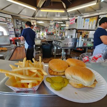 White Mana Diner - Burgers Near Me - Jersey City, New Jersey White Mana Diner - Burgers Near Me - Jersey City, New Jersey
