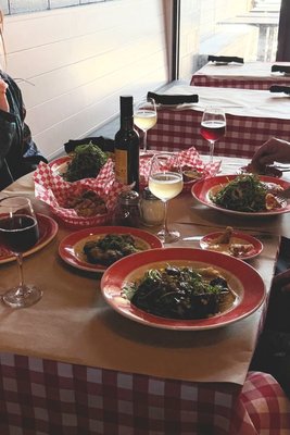 Osteria by null