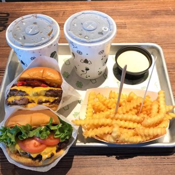 Shake Shack Garden State Plaza - Always on point. - Burgers Near Me - Paramus, New Jersey