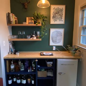 Maven Construction - a small kitchen with a bar - General Contractors Near Me Maven Construction - a small kitchen with a bar - General Contractors Near Me