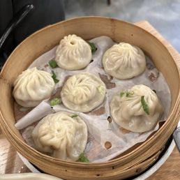 E4. Shrimp Dumplings E4. (6)