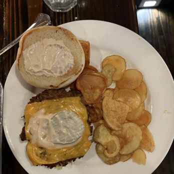 Dukes Beach House - Dikes's burger with home made chips - Wine Bars Near Me - Marshfield, Massachusetts