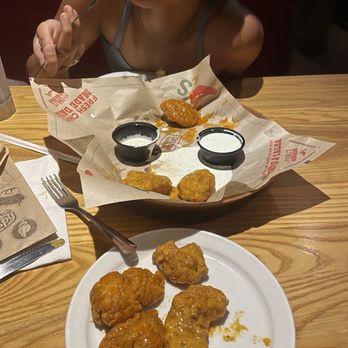 Chili's - Nashville Boneless Wings and Buffalo Boneless Wings - American Near Me - Kirkwood, Missouri Chili's - Nashville Boneless Wings and Buffalo Boneless Wings - American Near Me - Kirkwood, Missouri