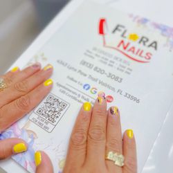 Flora Nails