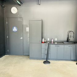 World Champion Cardio Boxing - Bathroom and sink