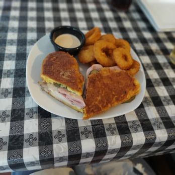 Crave at Rock Springs - American Near Me - Apopka, Florida
