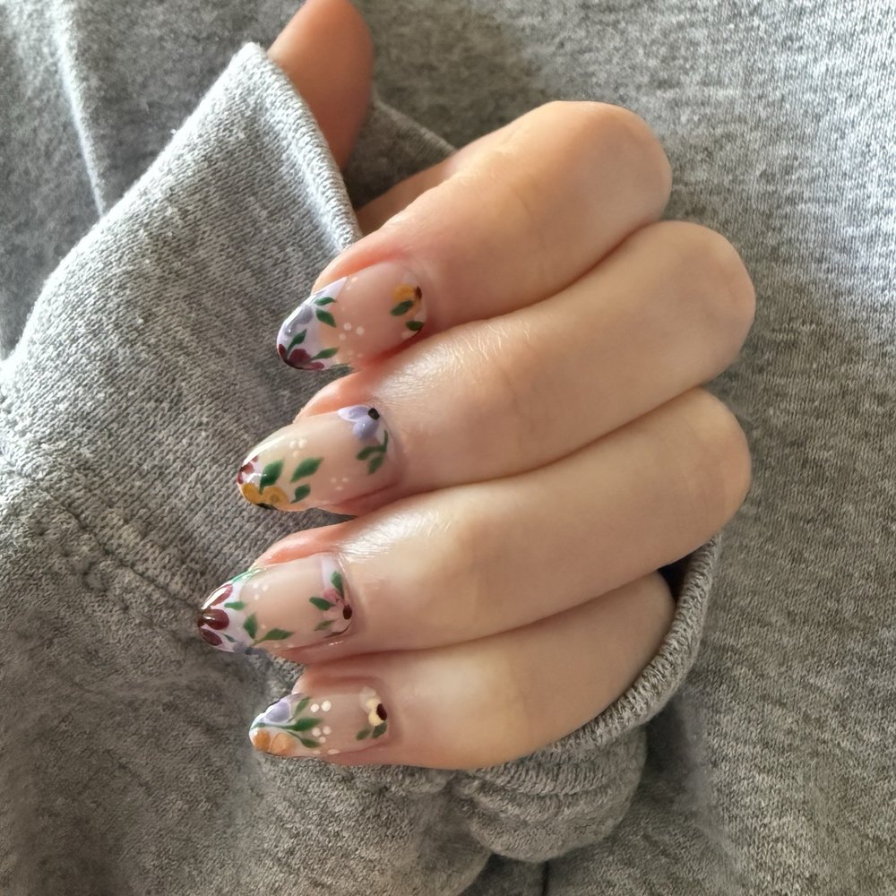 5th Nail Lounge - Nail Salons Near Me - Knoxville, Tennessee