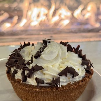 Urth Caffé - Orange - Banana Cream Pie - Coffee & Tea Near Me - Orange, California