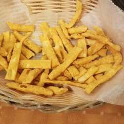 Oriental Square Restaurant - Crispy noodles for snacking