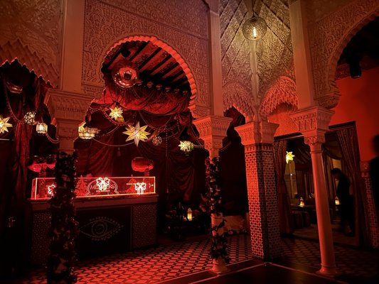 Members Restaurant & Club by null