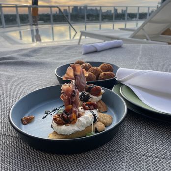 Escape Rooftop Bar - Bars Near Me - Fort Lauderdale, Florida