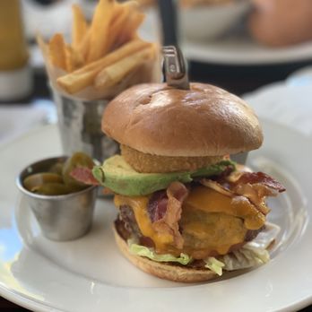 Hard Rock Cafe - Cheese burger with avocado and jalapeños. - Burgers Near Me - Honolulu, Hawaii Hard Rock Cafe - Cheese burger with avocado and jalapeños. - Burgers Near Me - Honolulu, Hawaii