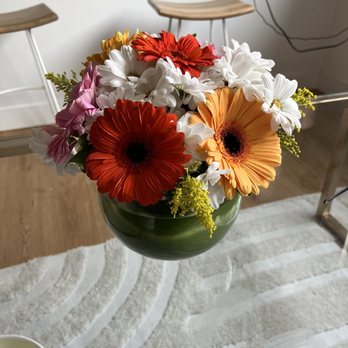 Crescenta Valley Flowers - Florists Near Me - La Crescenta, California