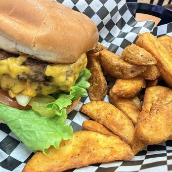 Bigfoot Bakery & Grill - Double smash burger - Bakeries Near Me - Oakhurst, California Bigfoot Bakery & Grill - Double smash burger - Bakeries Near Me - Oakhurst, California