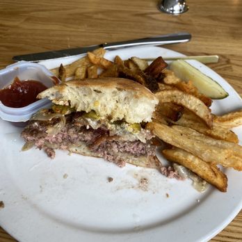 Side Street Cafe - Blazin Bleu cooked medium - American Near Me - Bar Harbor, Maine
