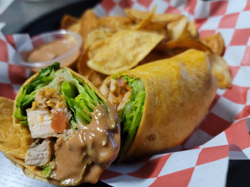 FANATICS SPORTS BAR AND GRILL Updated September 2024 27 Photos & 31