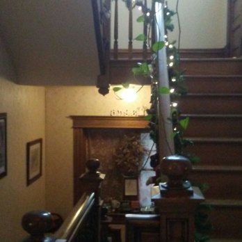 The Keystone Inn Bed and Breakfast - Garland on the grand stairways. - Hotels Near Me - Gettysburg, Pennsylvania The Keystone Inn Bed and Breakfast - Garland on the grand stairways. - Hotels Near Me - Gettysburg, Pennsylvania