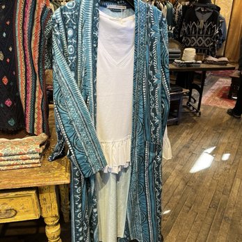 Peruvian Connection - Women's Clothing Near Me - Chicago, Illinois