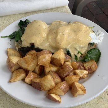 Key Largo Conch House - Portobello Benedict - Seafood Near Me - Key Largo, Florida