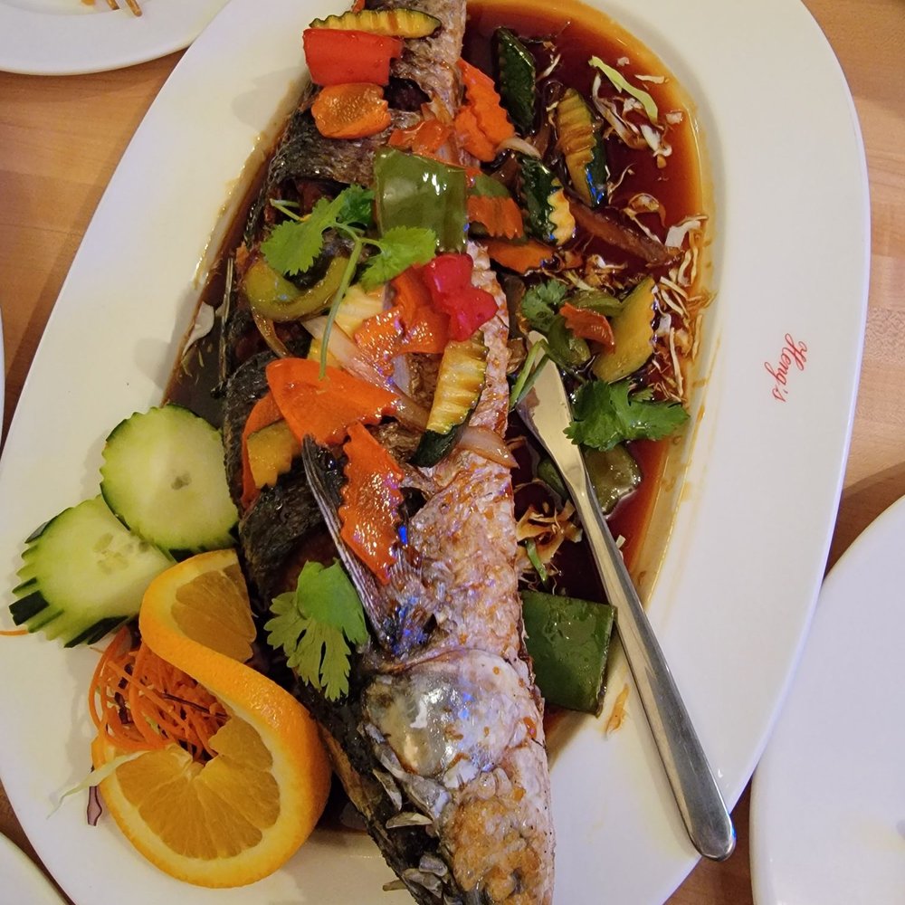 Whole fried fish Whole fried fish
