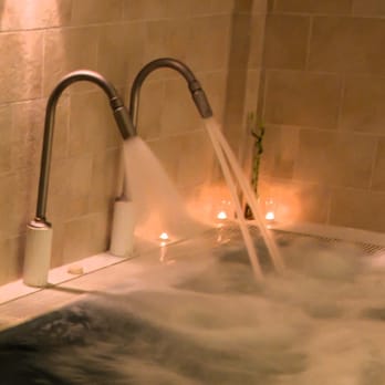 Agua y Vida - Piscina de hidromasaje en Agua y Vida SPA - Day Spas Near Me - Valencia, V