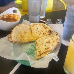 Bombay Kitchen - Sampler of naan