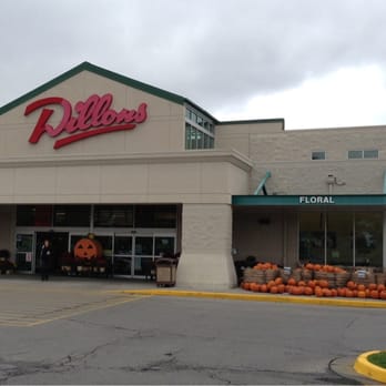 Dillon Stores - the front of the store - Grocery Near Me - Leavenworth, Kansas