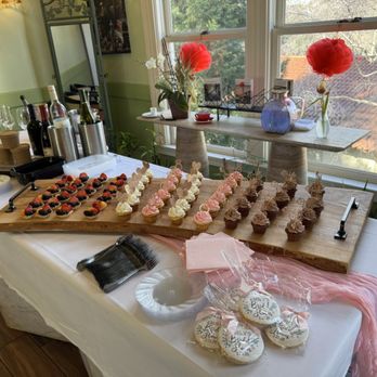 Lil Bites Bakery - Mini tarts and cupcakes - Caterers Near Me