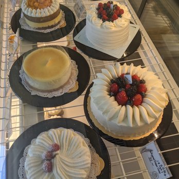 Bakery 101 - The cakes they had on display. - Bakeries Near Me - Santa Ana, California Bakery 101 - The cakes they had on display. - Bakeries Near Me - Santa Ana, California