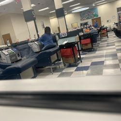 CSL Plasma - Multiple open bays that used to be used and none operable.