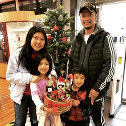 Linden Optometry - This lovely family won our Christmas Basket raffle!