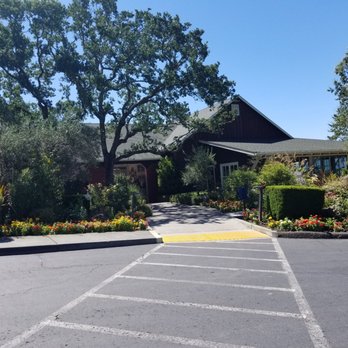 Mumm Napa - Wine Tasting Room Near Me - Rutherford, California
