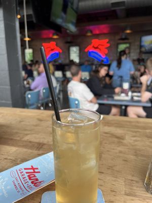 Hank's Garage and Grill by null