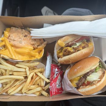 In-N-Out Burger - Animal style fries and 2x cheeseburger - Burgers Near Me - Los Angeles, California In-N-Out Burger - Animal style fries and 2x cheeseburger - Burgers Near Me - Los Angeles, California
