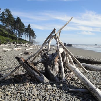 Ruby Beach - curious sea "sculptures" made by beach goers - Beaches Near Me Ruby Beach - curious sea "sculptures" made by beach goers - Beaches Near Me