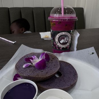 Island Vintage Coffee - Taro bagel and pitaya smoothie - Coffee & Tea Near Me - Lahaina, Hawaii Island Vintage Coffee - Taro bagel and pitaya smoothie - Coffee & Tea Near Me - Lahaina, Hawaii