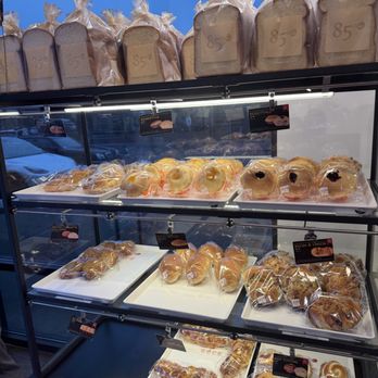 85°C Bakery Cafe-Bellevue - Inside - Bakeries Near Me - Bellevue, Washington