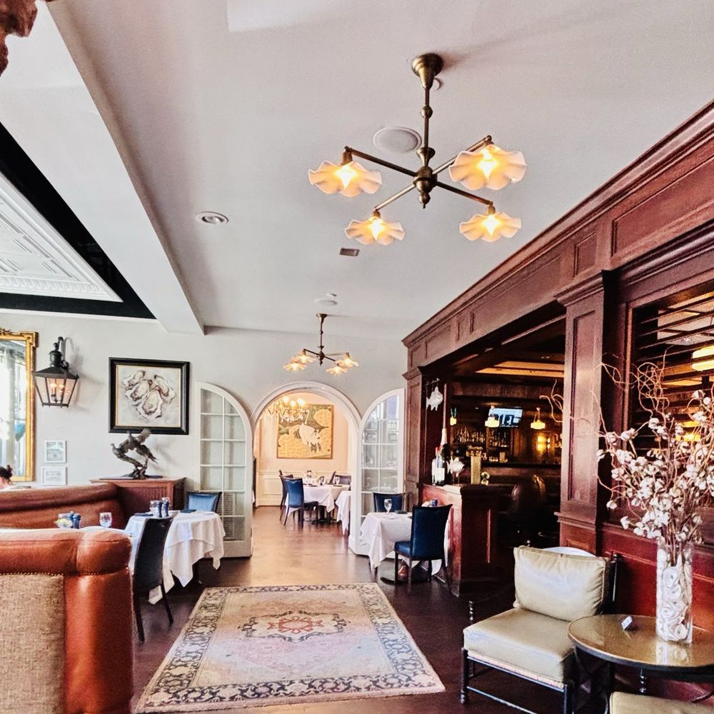 High Cotton - Entrance to Main Dining room - Cocktail Bars Near Me - Charleston, South Carolina High Cotton - Entrance to Main Dining room - Cocktail Bars Near Me - Charleston, South Carolina