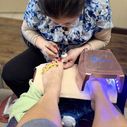 Kim's Nails - Gel Pedicure with hot wax