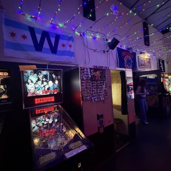 Tiny's Hi-Dive - Arcade - Dive Bars Near Me - Los Angeles, California Tiny's Hi-Dive - Arcade - Dive Bars Near Me - Los Angeles, California