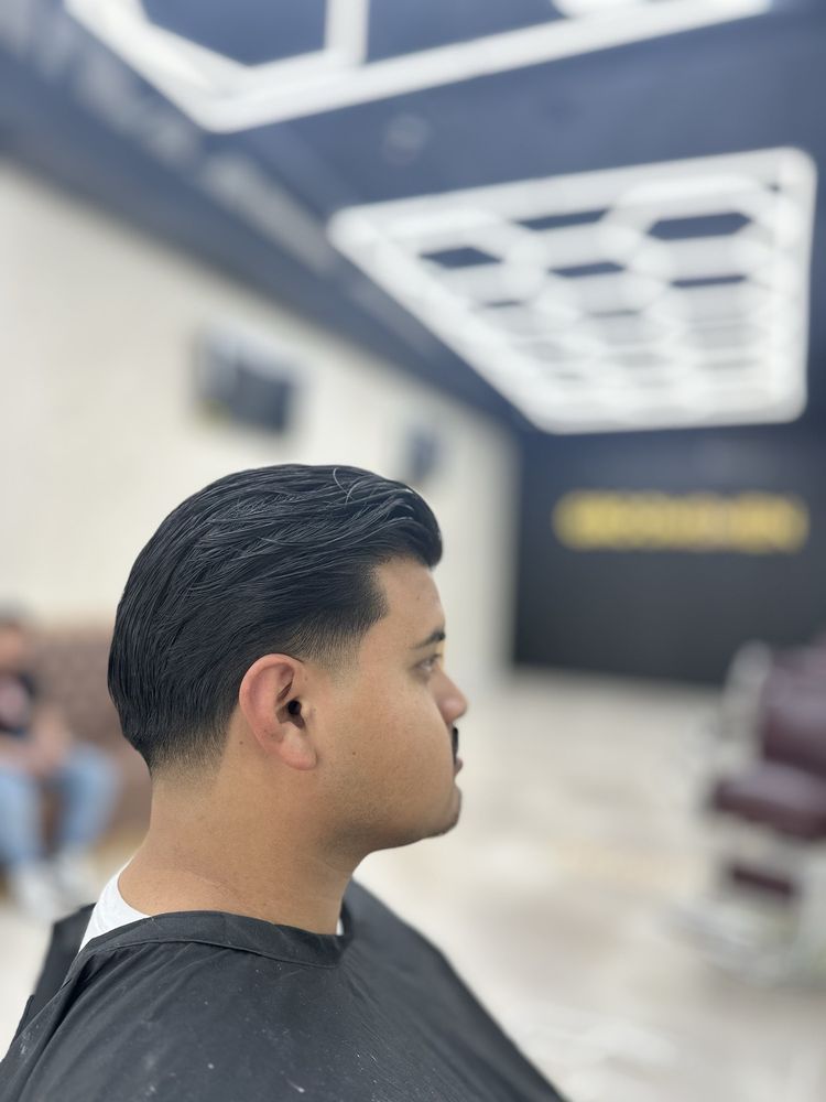 Groomsmen Barbershop Logo