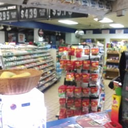 Plymouth Ready Mart - Late night at a great gas station