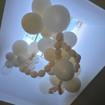 Ballooniverse By Jennifer - this pic does not do justice its so beautiful and it swags about 20 feet on its way down! and had mini pearls on the clear balloons - Balloon Services Near Me Ballooniverse By Jennifer - this pic does not do justice its so beautiful and it swags about 20 feet on its way down! and had mini pearls on the clear balloons - Balloon Services Near Me