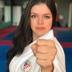 Senshi Karate Do - Sensei Flores