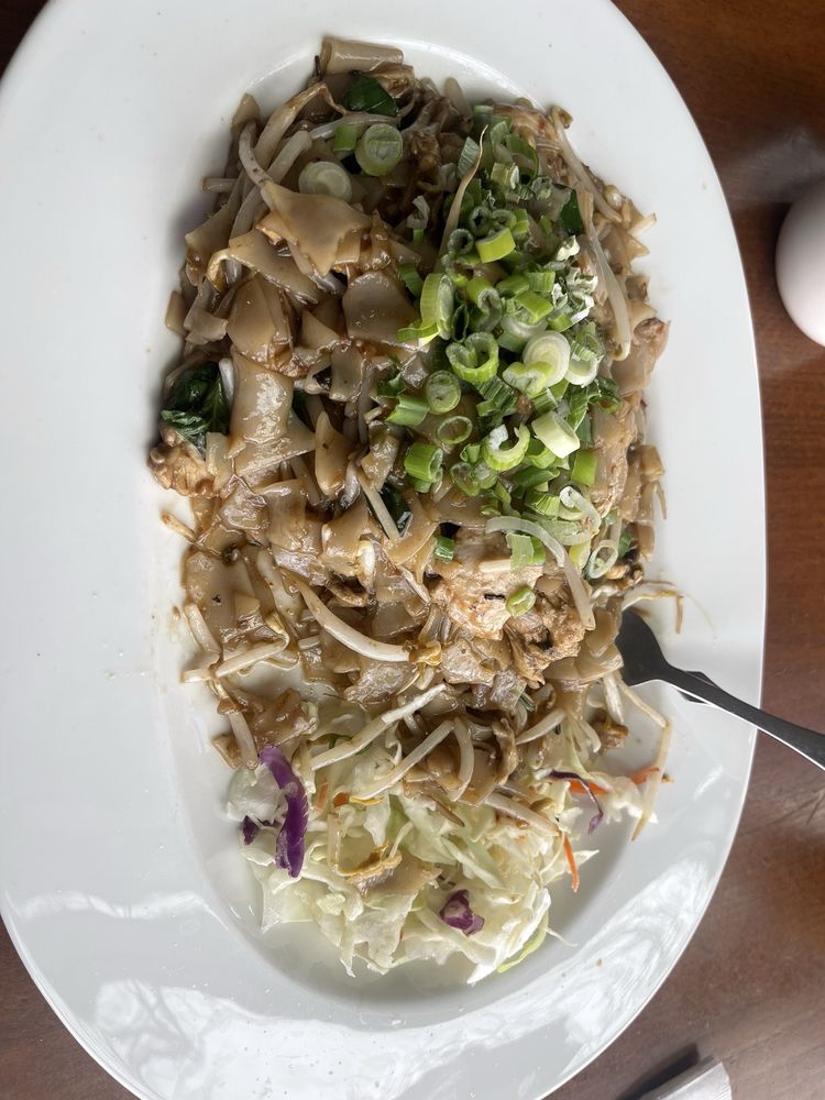 Tommy's Thai Restaurant Logo