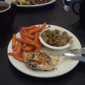 BumbleBee's Cafe - Chiken Tender with Green Beans n Sweet Potatos Fries. GOOD :) - Breakfast & Brunch Near Me - Blue Ridge, Georgia