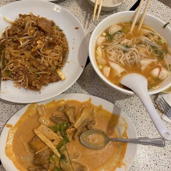 Thai Kitchen - Red curry beef with rice, ton yum noodle soup, pad Thai. - Thai Near Me - St. Louis, Missouri Thai Kitchen - Red curry beef with rice, ton yum noodle soup, pad Thai. - Thai Near Me - St. Louis, Missouri