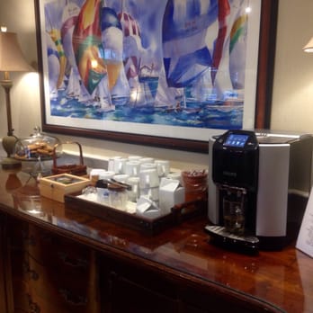 Harbour House - Coffee, tea and cookies always available. - Hotels Near Me - Niagara-on-the-Lake, Ontario