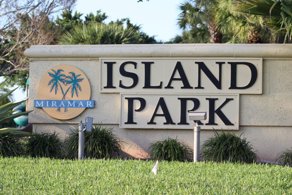Island Park Logo
